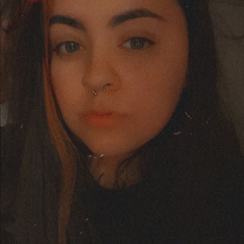Meet your Posher, Danielle